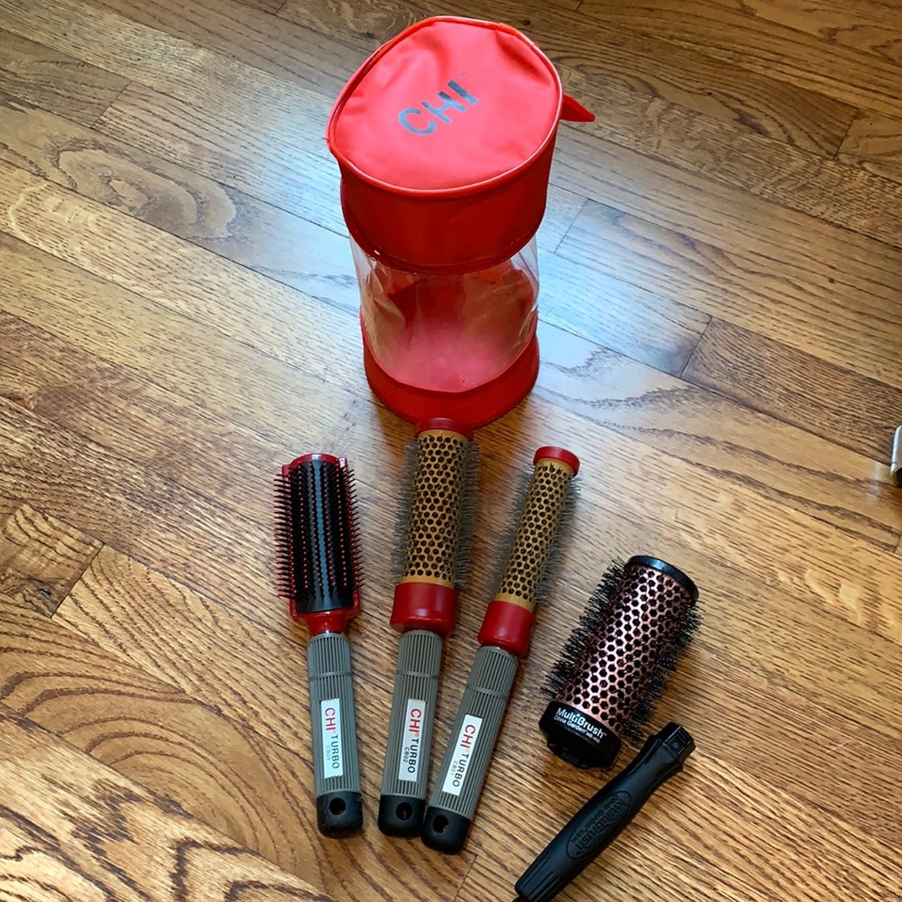 Chi Brushes